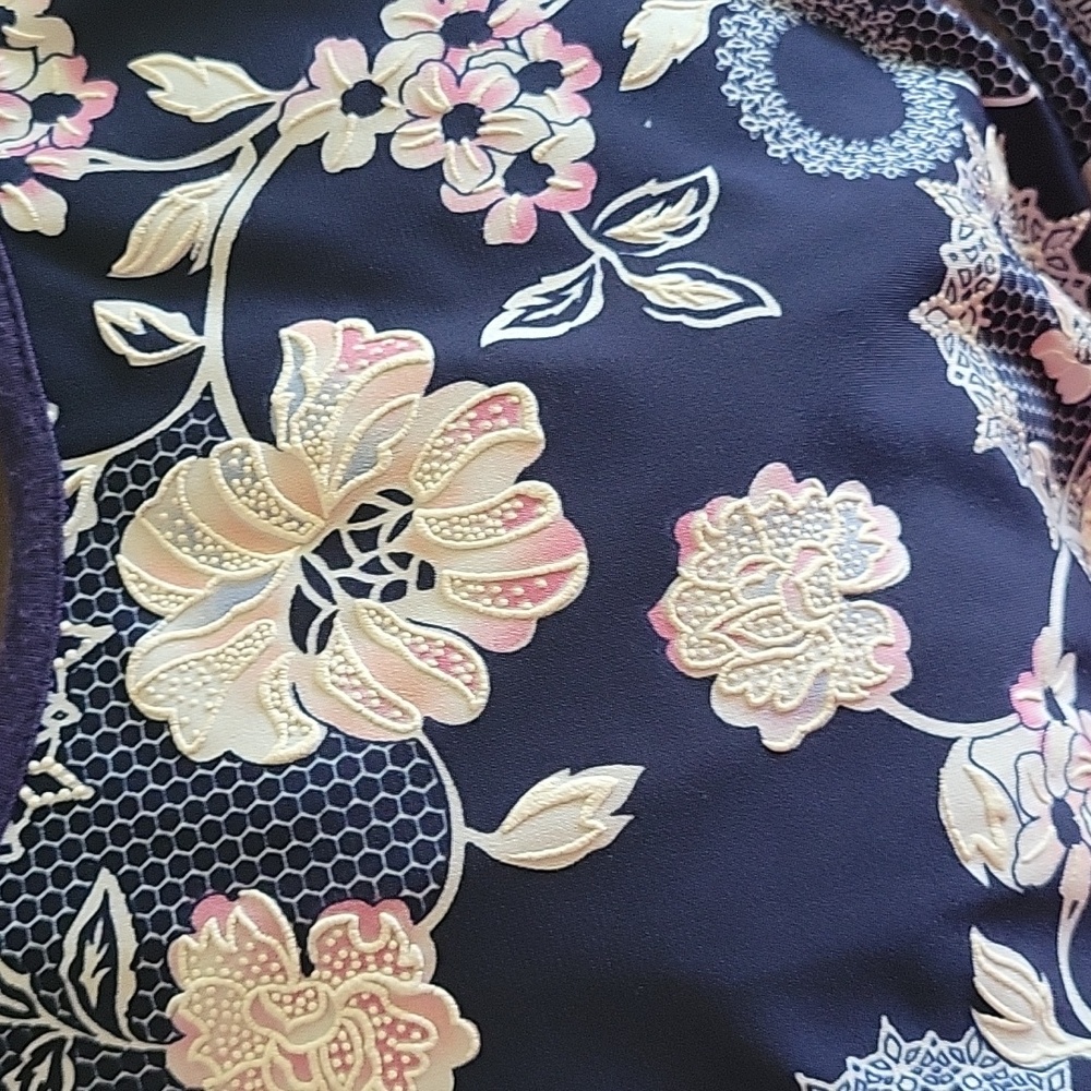 Mai‎ Soli navy flower top womens size small